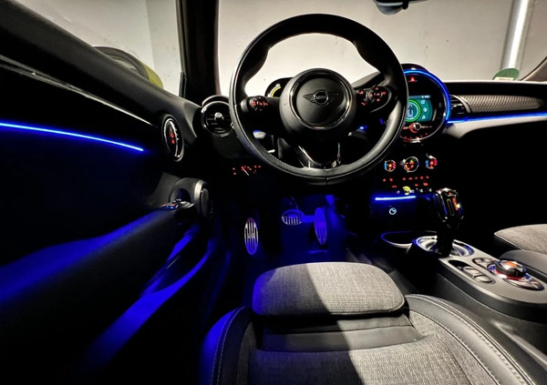 MINI Cooper cena 72900 przebieg: 61500, rok produkcji 2020 z Piła małe 436